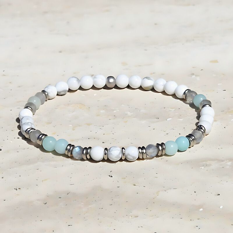 "New Beginnings" Howlite Amazonite and Labradorite Delicate Bracelet