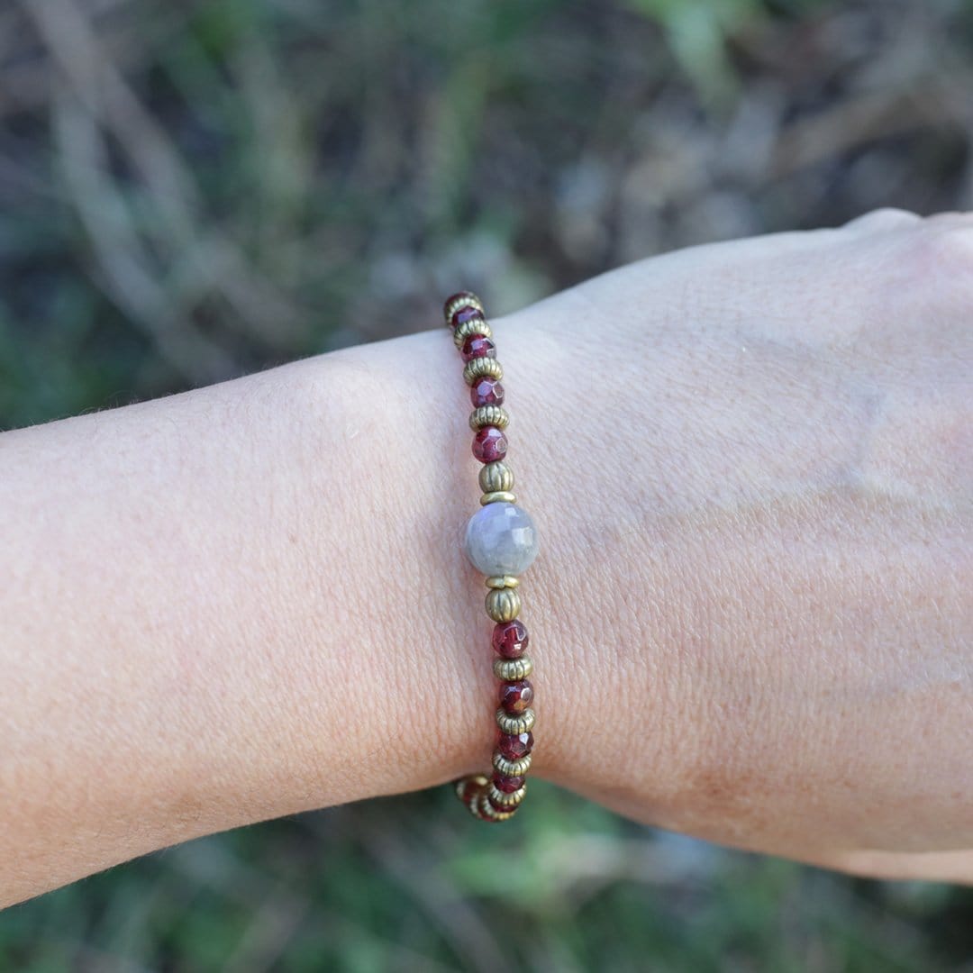 Garnet and Labradorite Delicate Bracelet – Lovepray jewelry